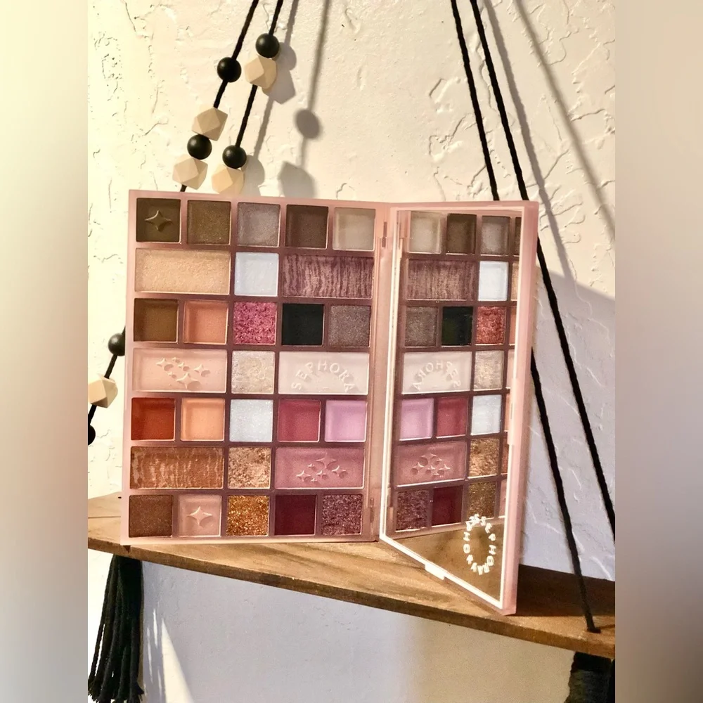 Sephora Limited Edition Soft Lights The Amazing Palette - 29 Eyeshadow Shades